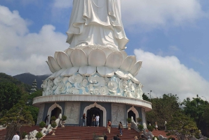 Visite privée des montagnes de marbre, des grottes et de Lady Buddha