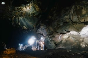 Puluong : anciennes maisons sur pilotis, grottes surprenantes. Visite d'une demi-journée.