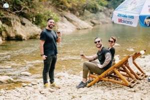 Puluong : anciennes maisons sur pilotis, grottes surprenantes. Visite d'une demi-journée.