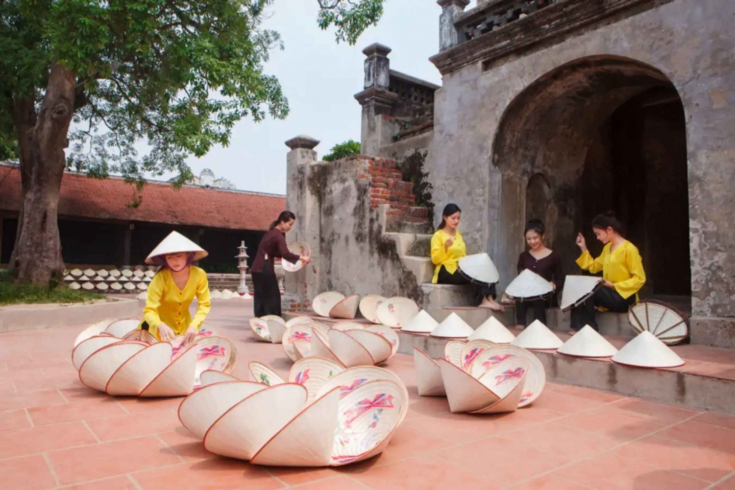 Quang Phu Cau Incense /Hat Village With Train Street 1/2 Day