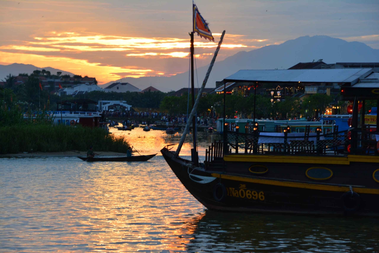 Romantic Sunset Dinner Cruise in Hoi An