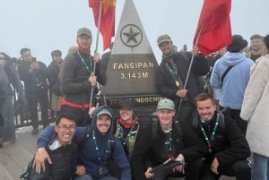 Sa Pa : randonnée d'une journée au sommet du Fansipan avec un guide de la région
