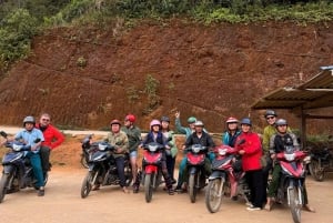 La aventura en moto definitiva por Sa Pa: pueblos y cascadas