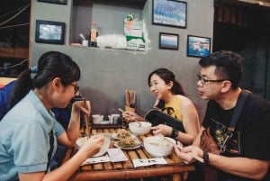 Saigon: Backstreets Tour gastronômico particular a pé e 10 degustações