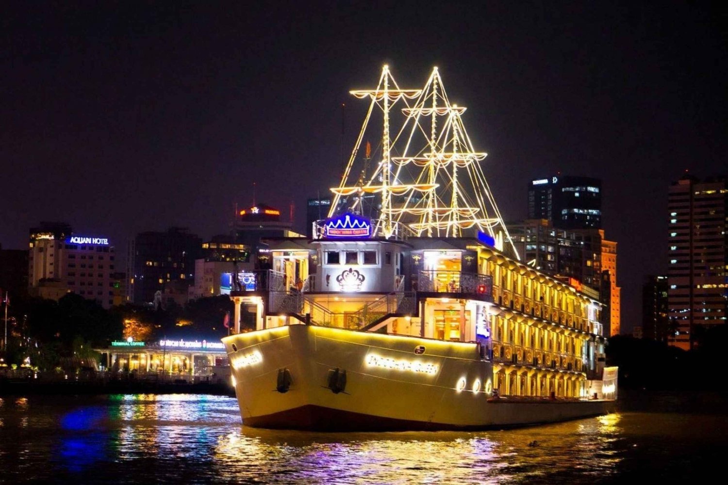 Saigon: Night Cruise with Dinner on the Saigon River