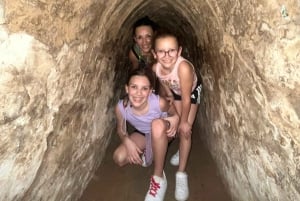 Landutflykt till Saigon City Cu Chi-tunnlarna från Phu My hamn