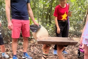 Landutflykt till Saigon City Cu Chi-tunnlarna från Phu My hamn