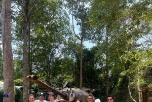 Landutflykt till Saigon City Cu Chi-tunnlarna från Phu My hamn