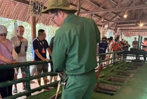 Landutflykt till Saigon City Cu Chi-tunnlarna från Phu My hamn