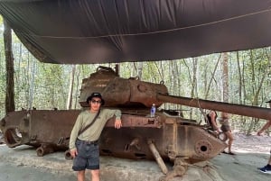 Landutflykt till Saigon City Cu Chi-tunnlarna från Phu My hamn