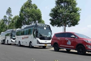 専用車でフーミ港からサイゴン市内観光