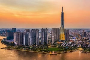 Passeio pela cidade de Saigon à tarde de carro