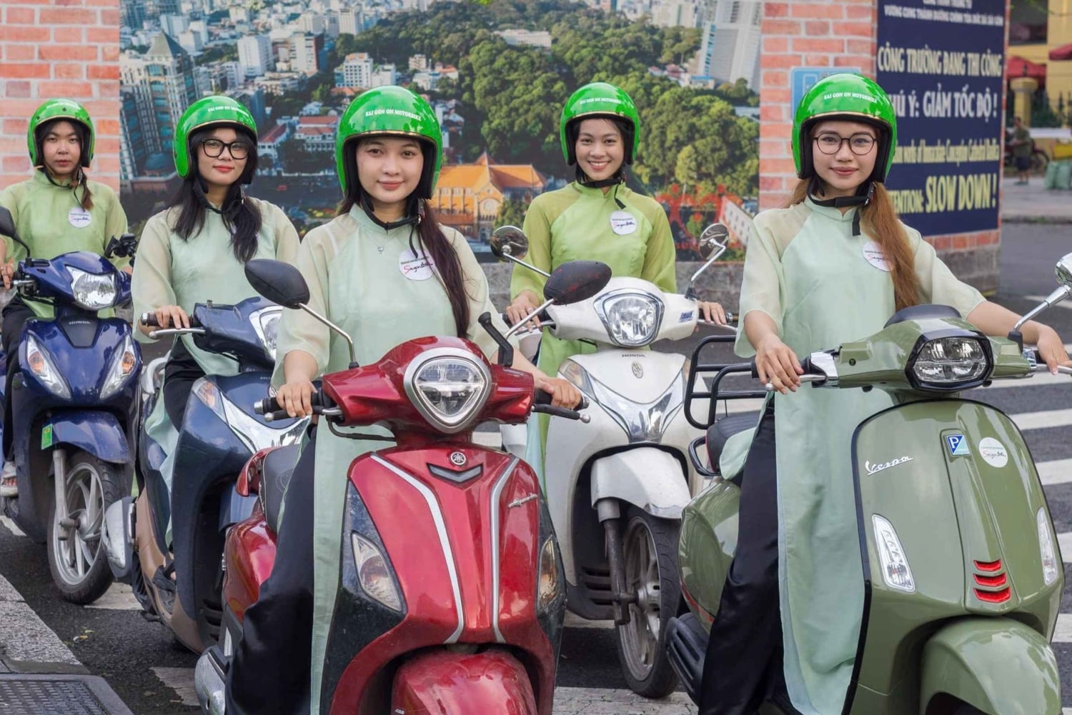 Saigon: Day-Night Sights & Local Food Tour l Female Option