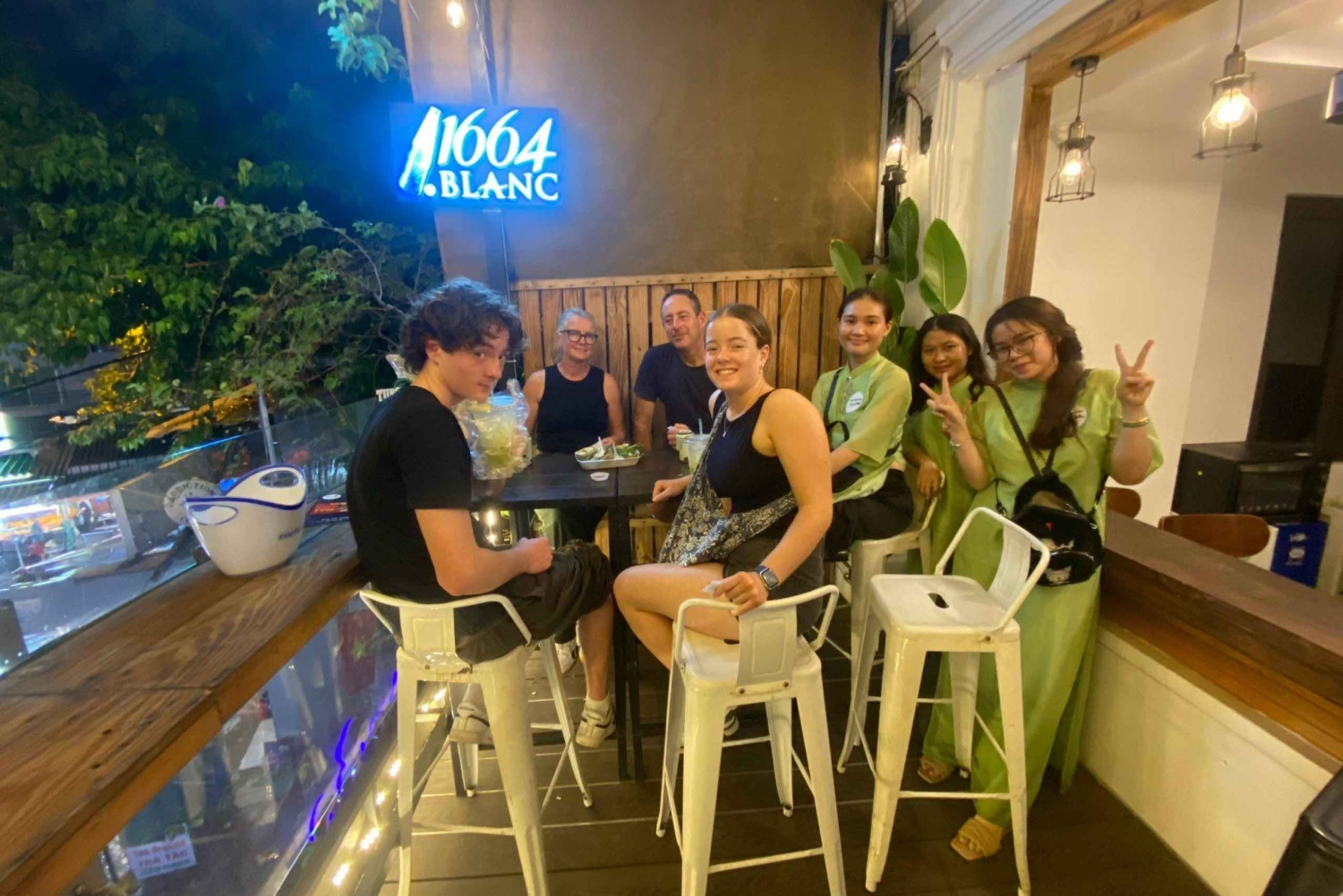 Saigon: Day-Night Sights & Local Food Tour l Female Option