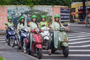 Saigon: Day-Night Sights & Local Food Tour l Female Option