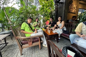 Saigon: Day-Night Sights & Local Food Tour l Female Option