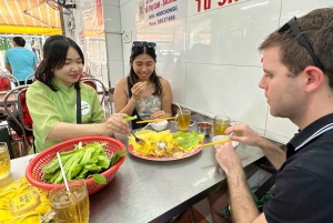 Saigon: Day-Night Sights & Local Food Tour l Female Option