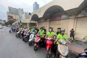 Saigon: Day-Night Sights & Local Food Tour l Female Option