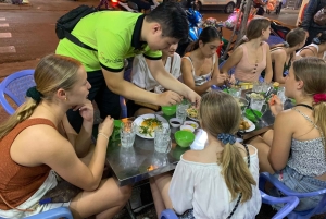 Saigon: Day-Night Sights & Local Food Tour l Female Option