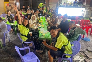 Saigon: Day-Night Sights & Local Food Tour l Female Option