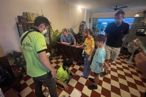 Saigon: Day-Night Sights & Local Food Tour l Female Option