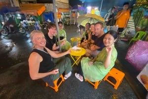 Saigon: Day-Night Sights & Local Food Tour l Female Option