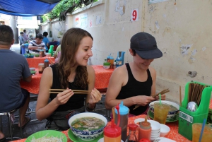 Ho Chi Minh: Paikallinen ruokakierros skootterilla, vegaanivaihtoehto saatavilla