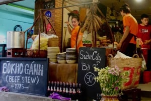 Saigon: Michelin Guide Food Tour with Ao Dai Female Riders