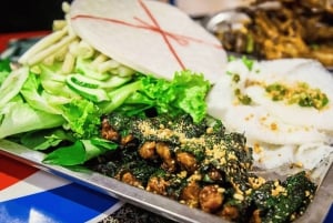 Saigon: Michelin Guide Food Tour with Ao Dai Female Riders