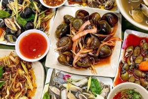 Saigon: Michelin Guide Food Tour with Ao Dai Female Riders