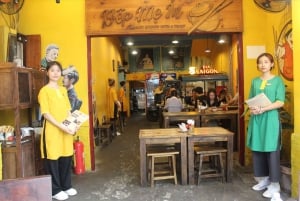 Saigon: Michelin Guide Food Tour with Ao Dai Female Riders
