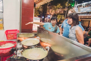 Saigon: Michelin Guide Food Tour with Ao Dai Female Riders