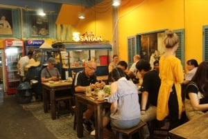 Saigon: Michelin Guide Food Tour with Ao Dai Female Riders