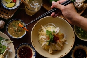 Saigon: tour gastronomico in moto con pilota donna e ristoranti stellati Michelin