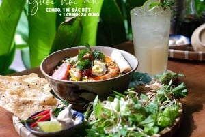 Saigon: tour gastronomico in moto con pilota donna e ristoranti stellati Michelin