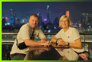 Sajgon: nocna wycieczka motocyklowa z 4 street foodami i koktajlem