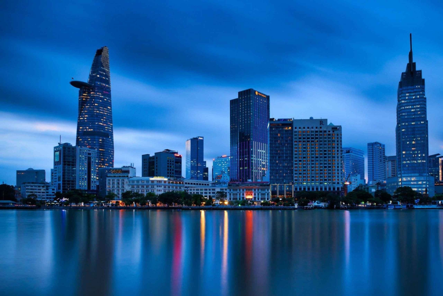 Saigon Night Tour: Street Food, Water Bus, Skyline Coffee