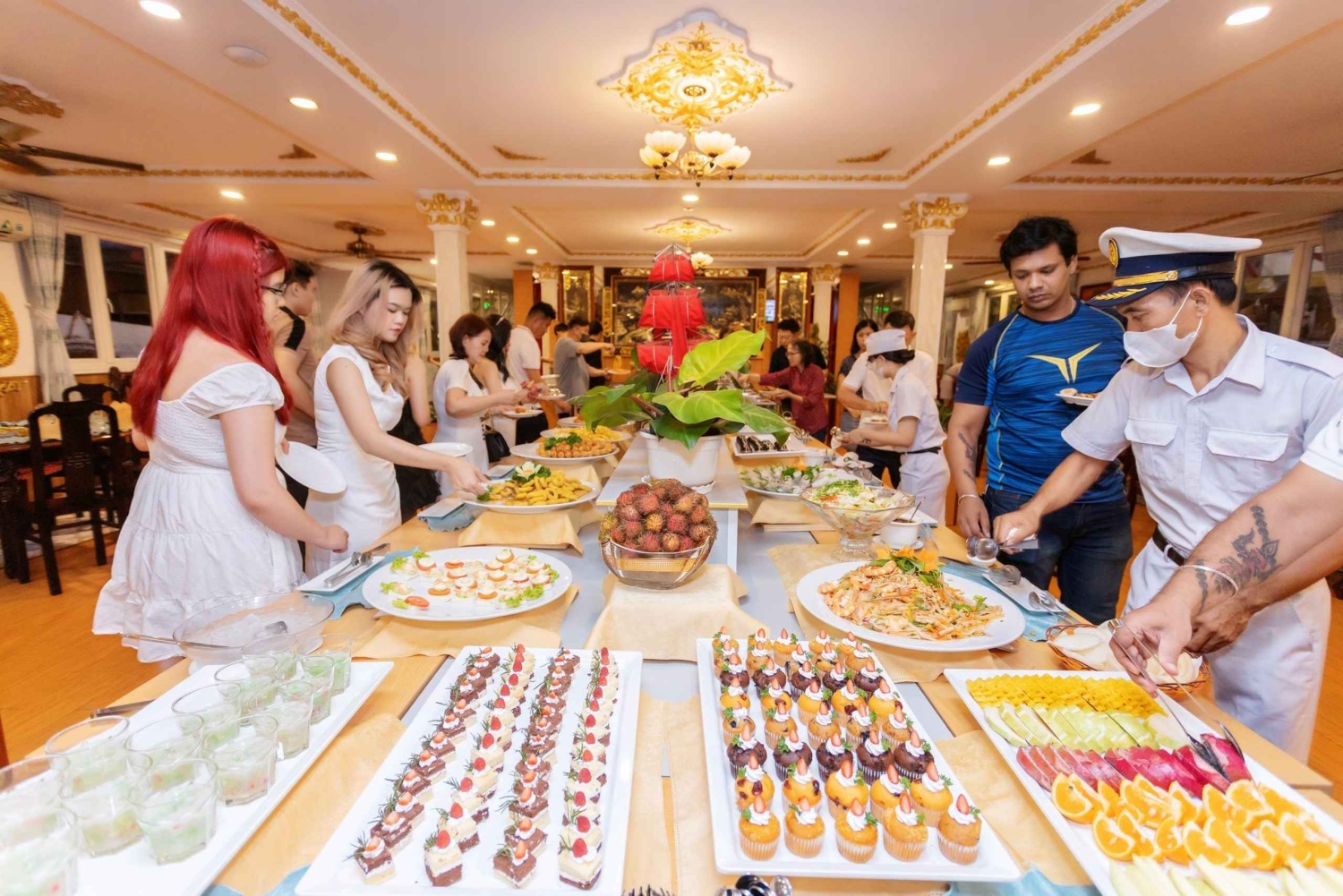 Saigon: Private table on board in a Luxury Cruise