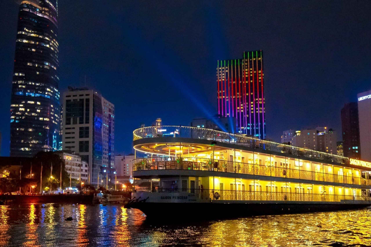 Ho Chi Minh: Crucero con cena por el río Saigón con traslado al hotel