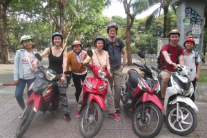 Saigonin slummikierros moottoripyörällä