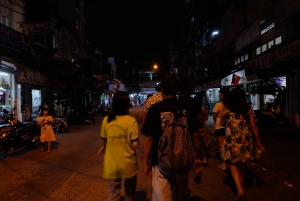 Saigon: Street Food Evening Walking Tour