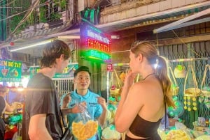 Saigon: Degustazione di cibo di strada e tour panoramico in moto