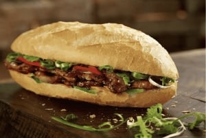 Saigon: Lebensmittelverkostung und Sightseeing-Tour mit dem Motorrad