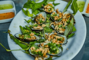 Saigon: Lebensmittelverkostung und Sightseeing-Tour mit dem Motorrad