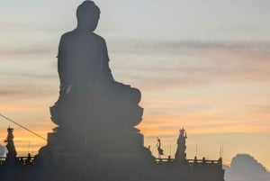 Sapa: 1-dages Fansipan Summit Trek med lokal guide + urtebad