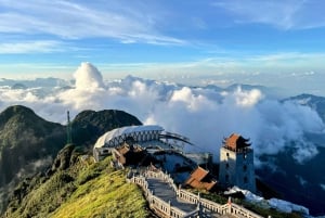 Sapa: 1-dages Fansipan Summit Trek med lokal guide + urtebad