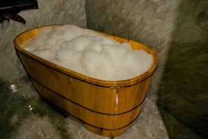 Sapa: 1-dages Fansipan Summit Trek med lokal guide + urtebad