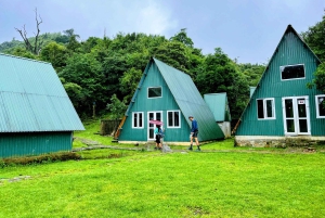 Sapa: 1-dages Fansipan Summit Trek med lokal guide + urtebad