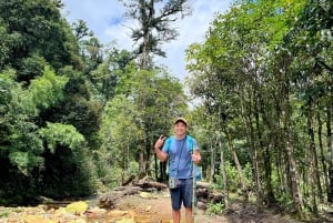 Sapa: 1-dages Fansipan Summit Trek med lokal guide + urtebad