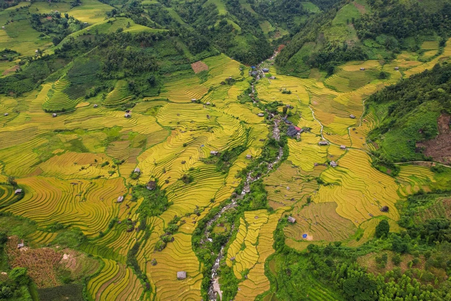 SAPA 1 DAY MOTORBIKE: Visit The Most Remote Villages of SaPa